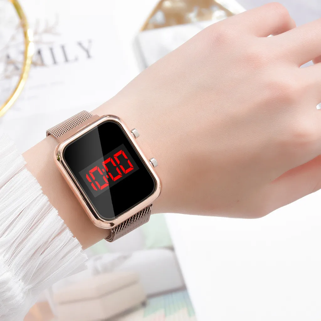 นาฬิกาข้อมือดิจิตอล LED ทรงสี่ - Luxury Watch Life บทวิจารณ์และราคา